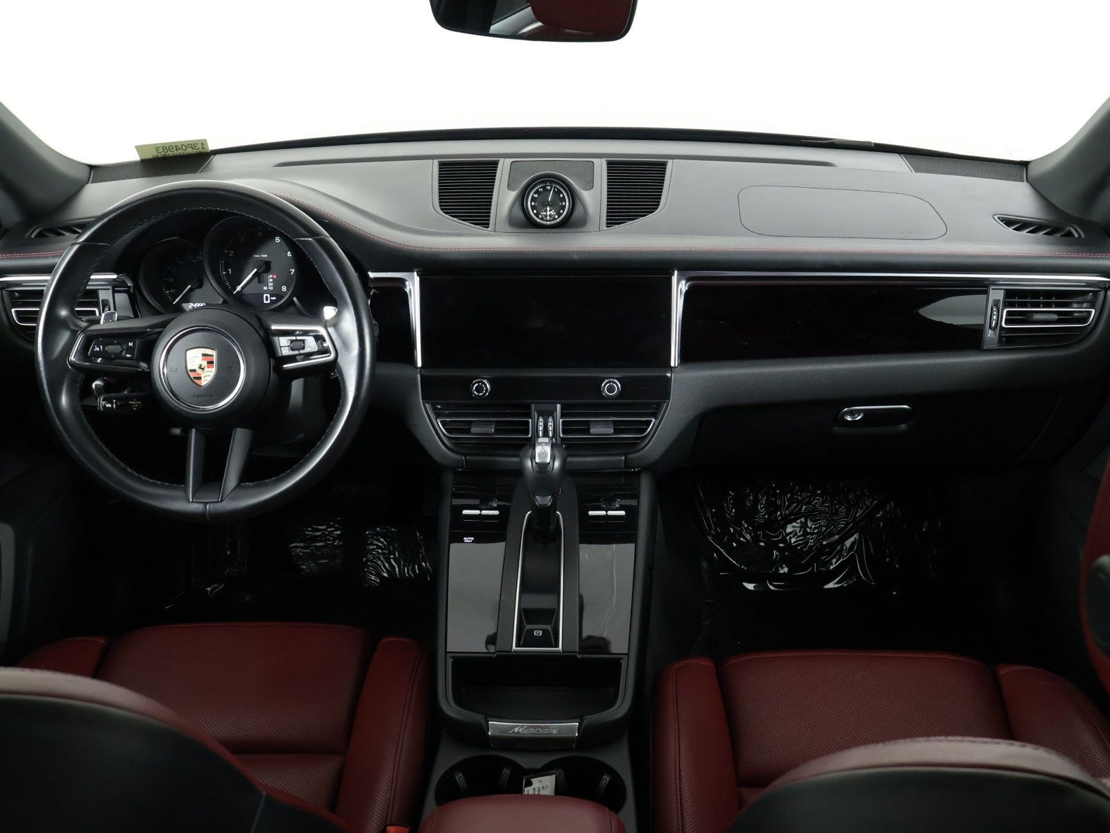 Certified 2024 Porsche Macan AWD/4WD image 11
