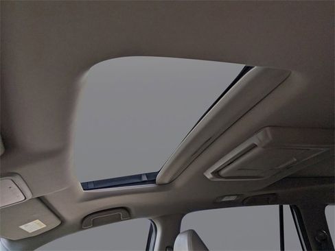 Used 2017 Honda Pilot Elite image 24