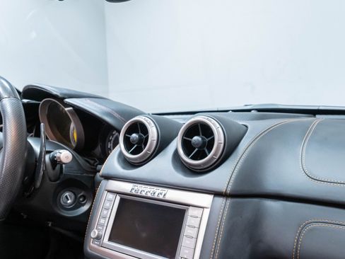 Used 2013 Ferrari 458 Spider RWD image 32
