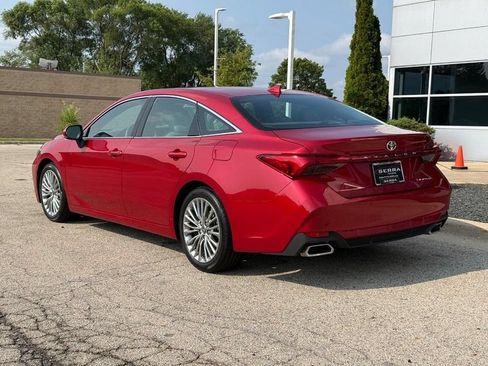 Used 2022 Toyota Avalon Limited w/ Advanced Safety Package FWD image 5