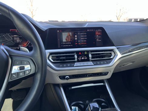 Used 2021 BMW 430i Coupe w/ Premium Package image 31