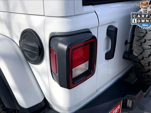 Used 2021 Jeep Wrangler Unlimited Rubicon w/ Xtreme Recon 35" Tire Package image 27