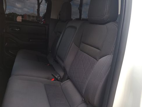 Certified 2025 Nissan Frontier SV RWD image 9