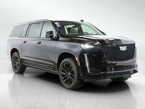 Used 2024 Cadillac Escalade ESV Sport Platinum w/ LPO, ONYX Package image 7