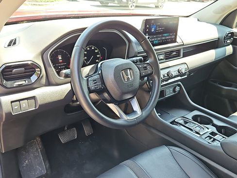 Used 2025 Honda Pilot EX-L image 28