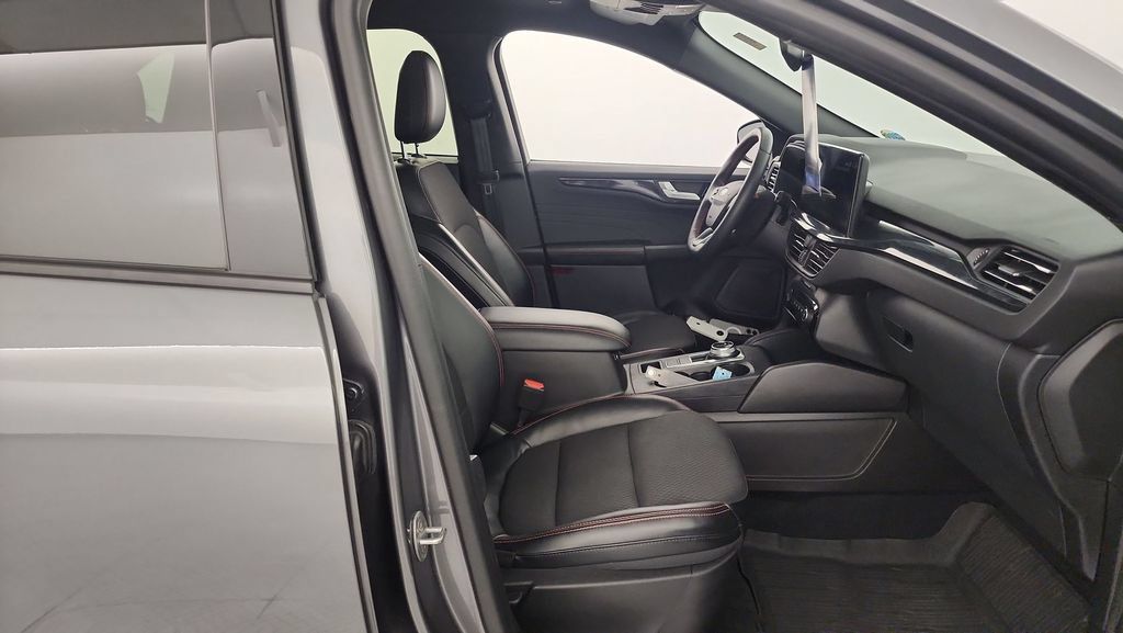 Used 2023 Ford Escape ST-Line w/ Tech Pack #1 AWD/4WD image 31
