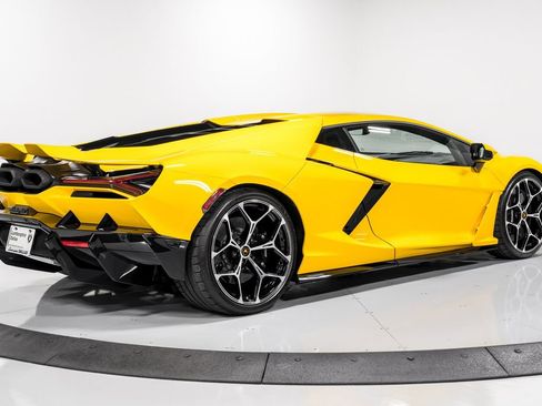 Used 2024 Lamborghini Revuelto AWD/4WD image 3