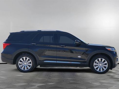 Used 2021 Ford Explorer King Ranch w/ Premium Technology Package AWD/4WD image 4