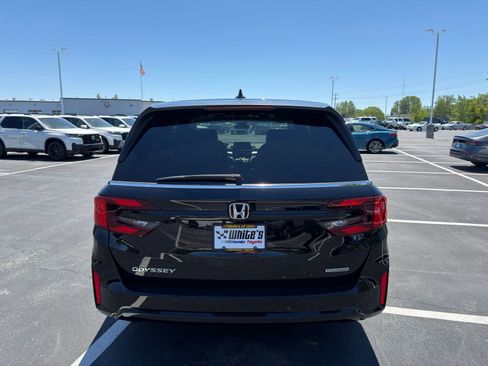 Used 2025 Honda Odyssey Touring image 5