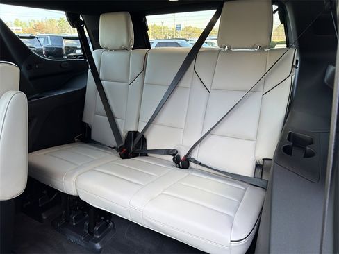 Certified 2022 Cadillac Escalade Sport image 22