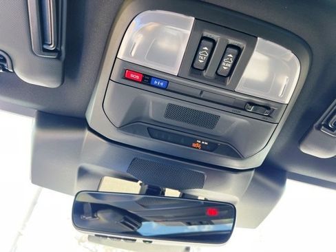 New 2025 Subaru Crosstrek 2.5i Sport image 15