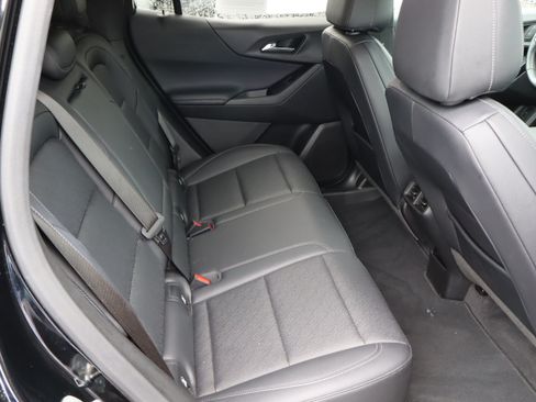 Used 2025 Chevrolet Equinox LT w/ Convenience Package II FWD image 34