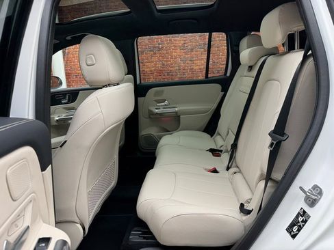 New 2025 Mercedes-Benz GLB 250 4MATIC image 23