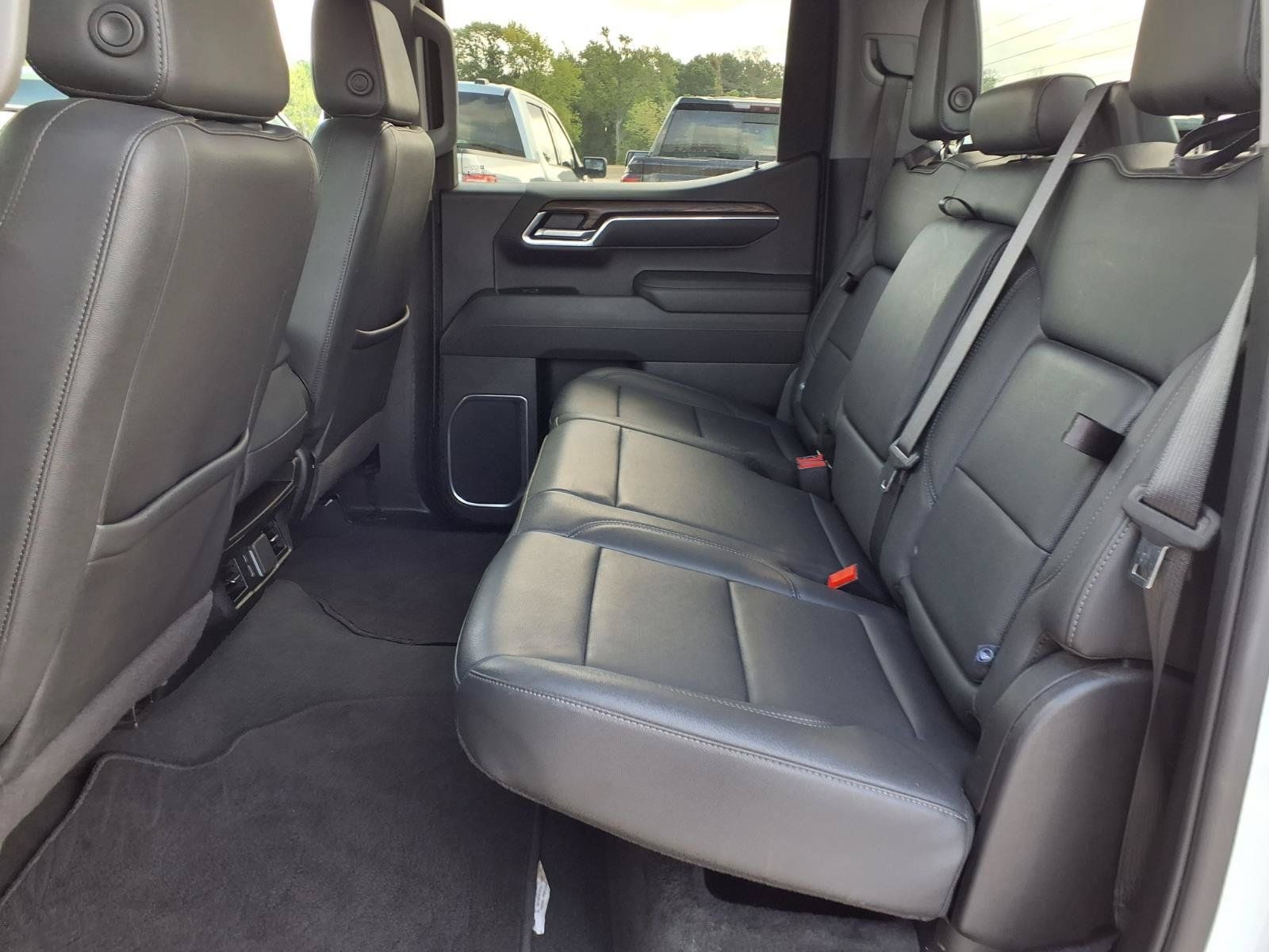 Used 2025 GMC Sierra 1500 SLT RWD image 18