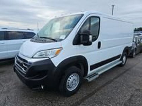 Used 2025 RAM ProMaster 2500 w/ U-Haul Equipment Group FWD image 18