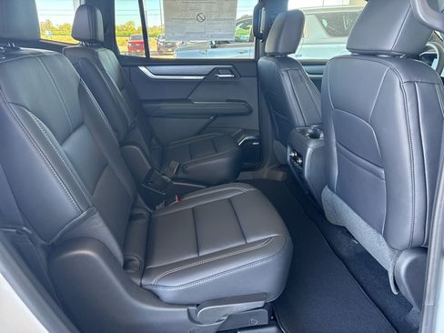 New 2026 GMC Acadia Elevation w/ Black Edition AWD/4WD image 16