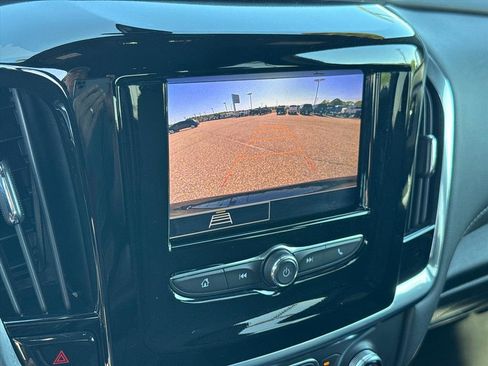 Used 2023 Chevrolet Traverse LT FWD image 23