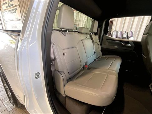 Used 2025 GMC Sierra 1500 SLT RWD image 15
