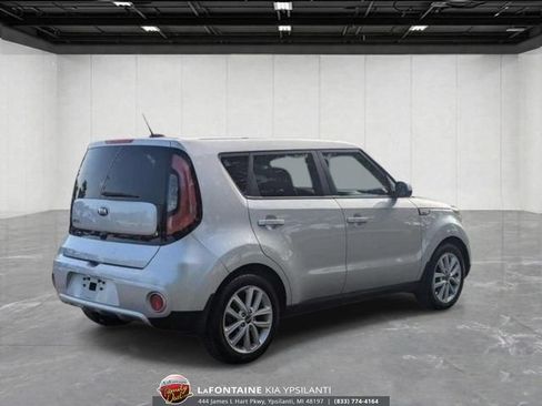 Used 2018 Kia Soul + FWD image 5