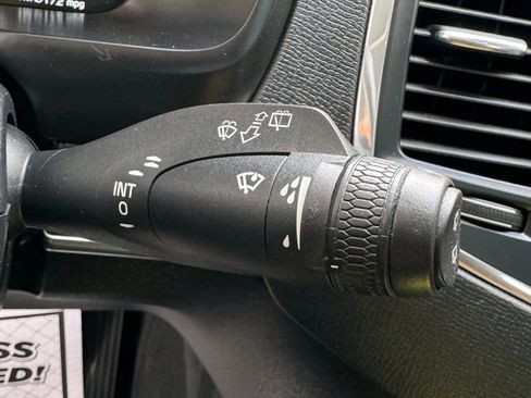 Used 2019 Volvo XC90 T5 Momentum w/ Multimedia Package image 46