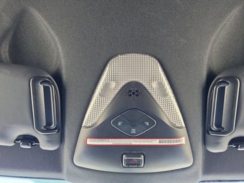 Used 2021 Toyota C-HR XLE FWD image 7