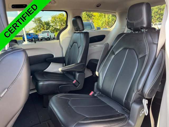 Used 2024 Chrysler Pacifica Touring-L FWD image 19