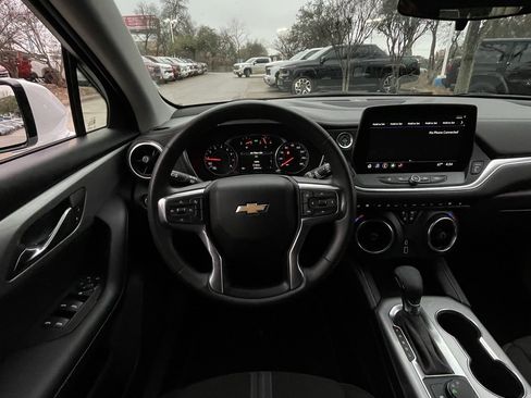 Used 2025 Chevrolet Blazer LT image 11