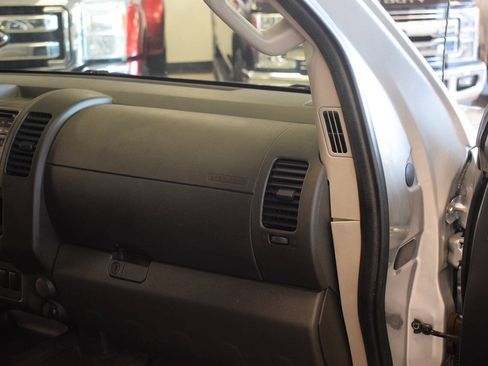 Used 2013 Nissan Frontier S w/ S Preferred Pkg RWD image 21