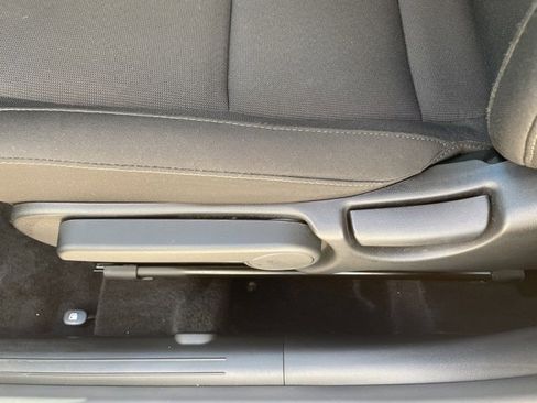 Used 2025 Hyundai Kona SE image 16