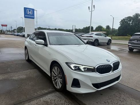 Used 2023 BMW 330i xDrive Sedan w/ Premium Package AWD/4WD image 6