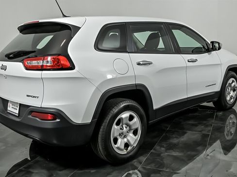 Used 2015 Jeep Cherokee Sport w/ Cold Weather Group AWD/4WD image 9