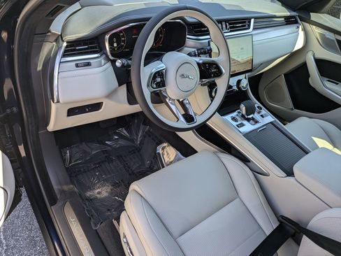 New 2026 Jaguar F-PACE R-Dynamic S image 9