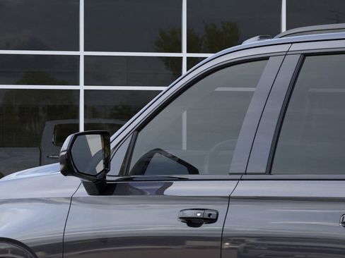 New 2026 Chevrolet Suburban RST image 36