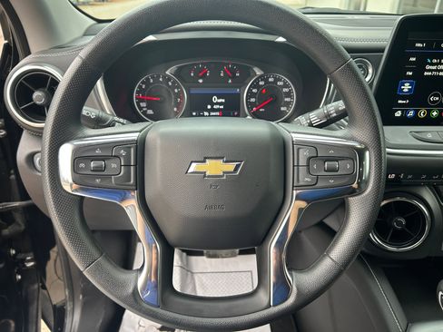 Used 2025 Chevrolet Blazer LT image 18