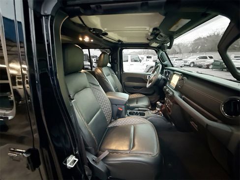 Used 2023 Jeep Wrangler Unlimited Sahara image 31