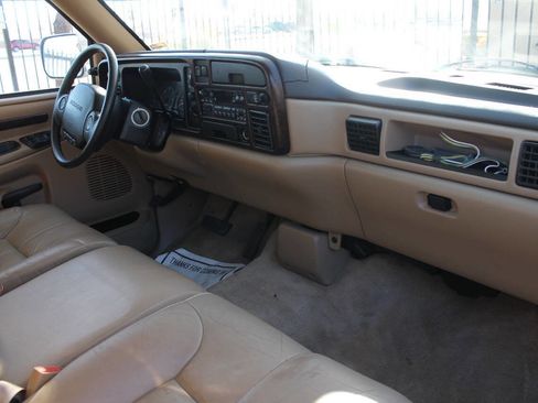 Used 1997 Dodge Ram 2500 Truck 2WD Club Cab image 19
