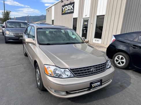 Used 2003 Toyota Avalon XLS FWD image 1