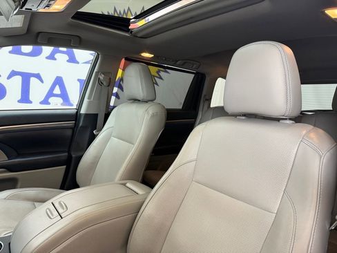 Used 2018 Toyota Highlander Limited image 10