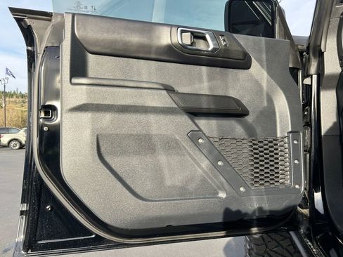 Used 2025 Ford Bronco Badlands AWD/4WD image 24