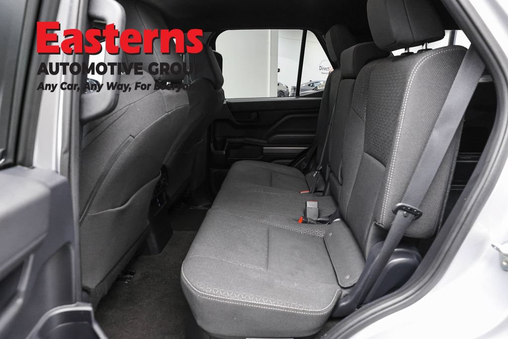 Used 2025 Toyota 4Runner SR5 AWD/4WD image 22