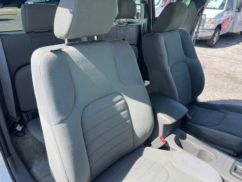 Used 2017 Nissan Frontier S image 12