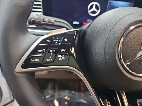 New 2026 Mercedes-Benz GLE 450e 4MATIC image 18