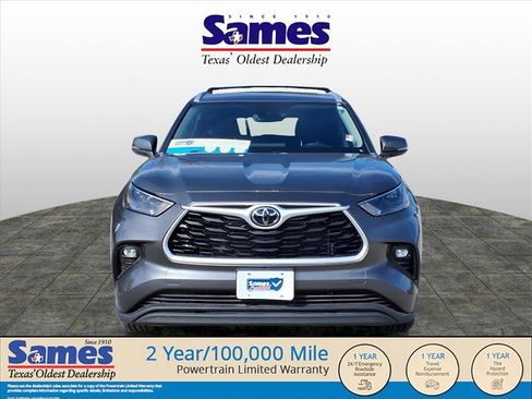 Used 2024 Toyota Highlander XLE image 3