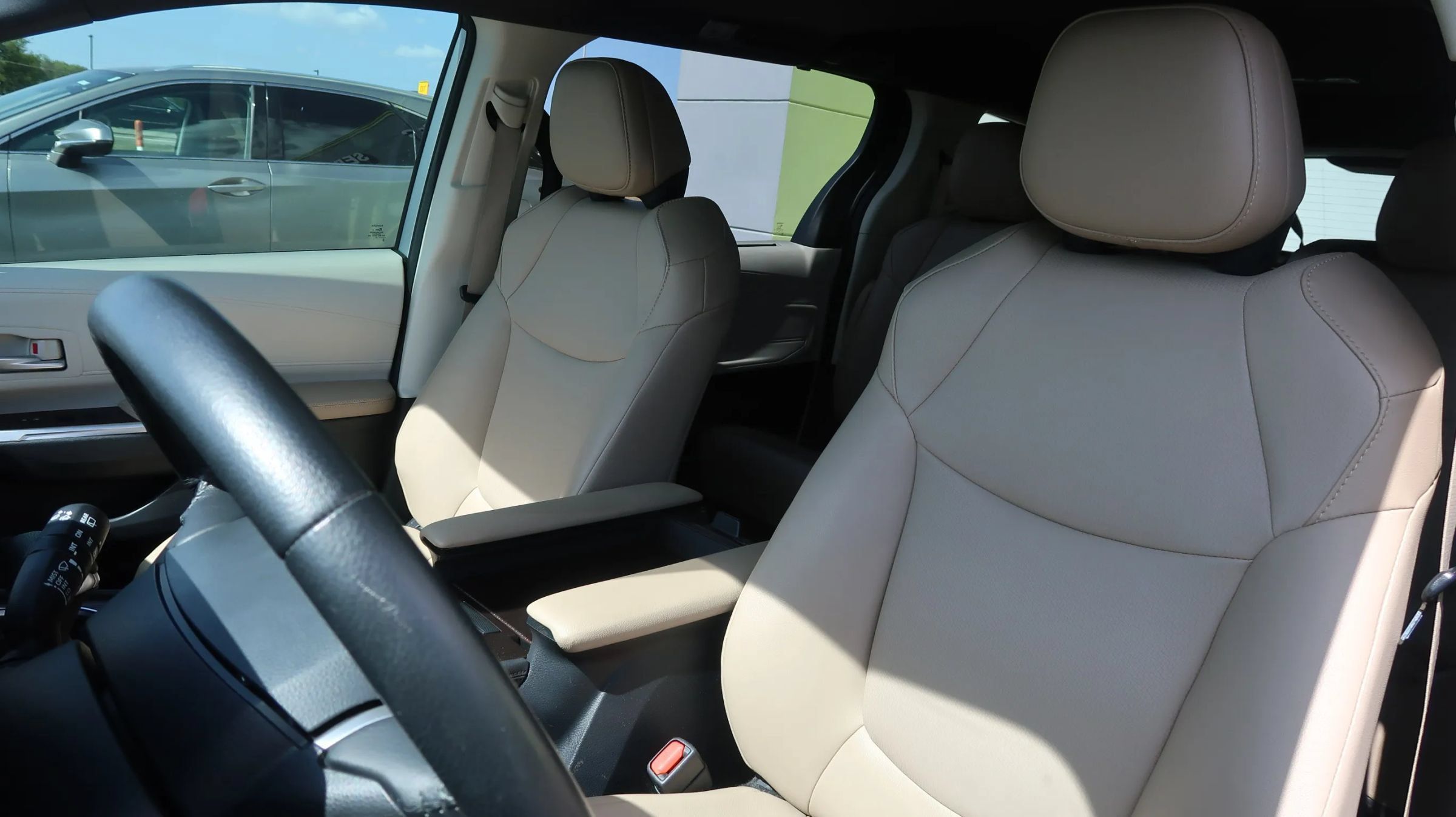 Used 2021 Toyota Sienna XLE FWD image 18