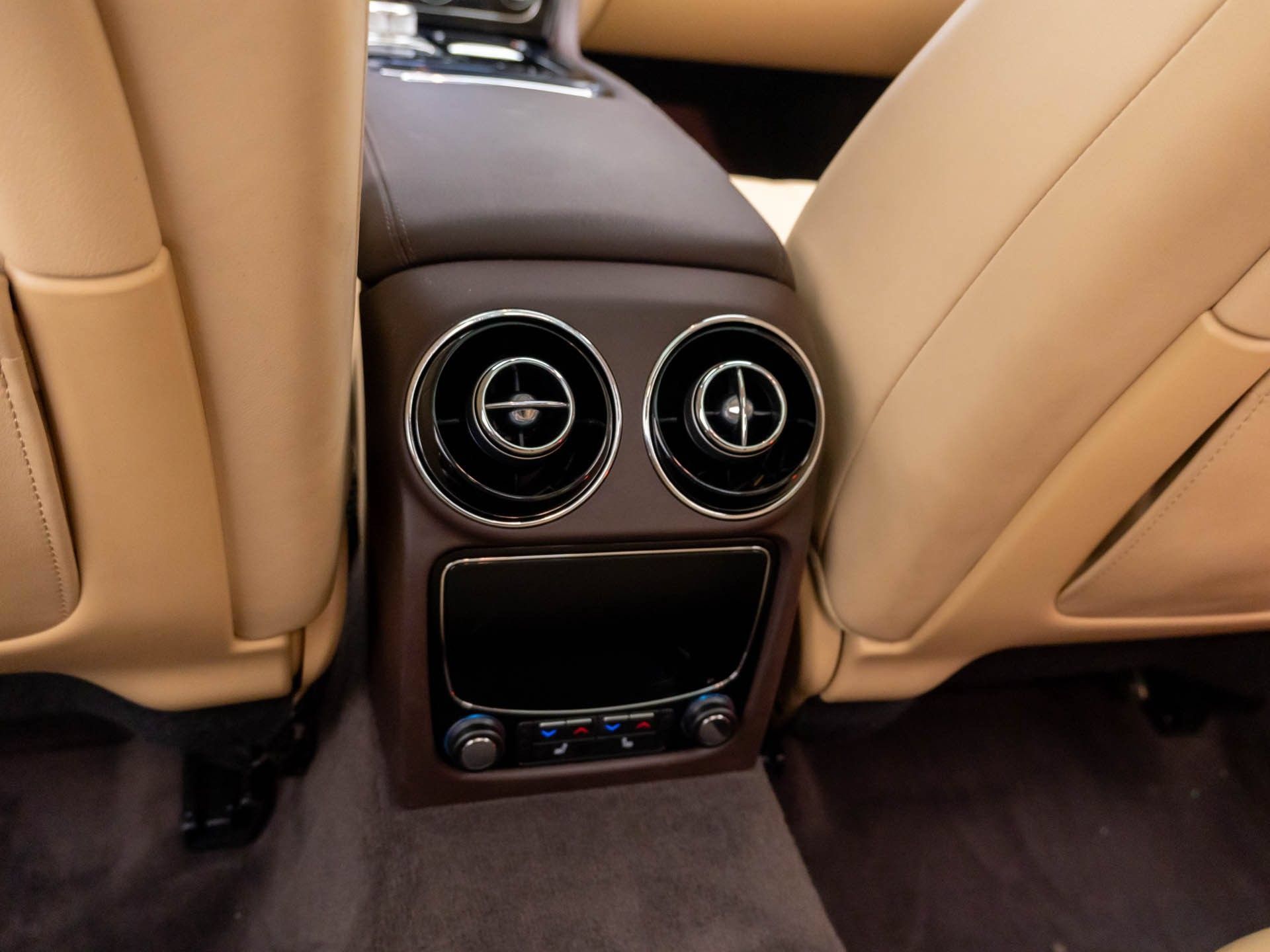 Used 2015 Jaguar XJ AWD image 19