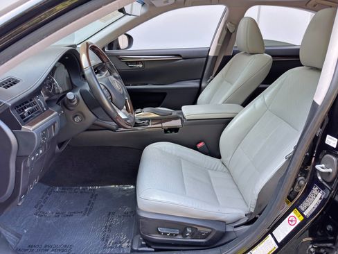 Used 2016 Lexus ES 350 w/ Luxury Package w/Wood Trim FWD image 16