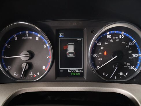 Used 2016 Toyota RAV4 XLE w/ Convenience Package FWD image 4