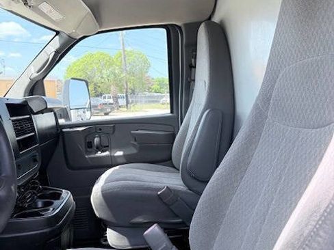 Used 2011 Chevrolet Express 3500 image 10