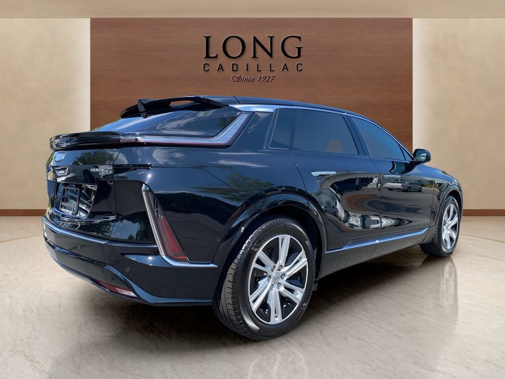 Used 2024 Cadillac Lyriq Tech w/ Driver Assist Package AWD/4WD image 5