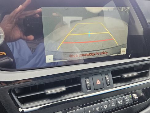 Used 2023 Lexus ES 300h w/ Premium Package FWD image 20